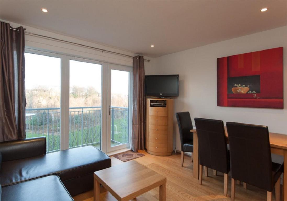 The Lochend Park View Residence エディンバラ エクステリア 写真